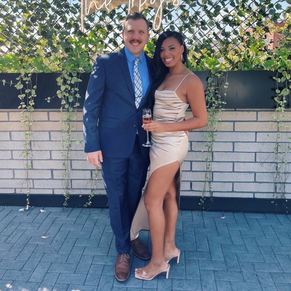 Floor length high slit evening gown! GOLD size S - Picture 4 of 5